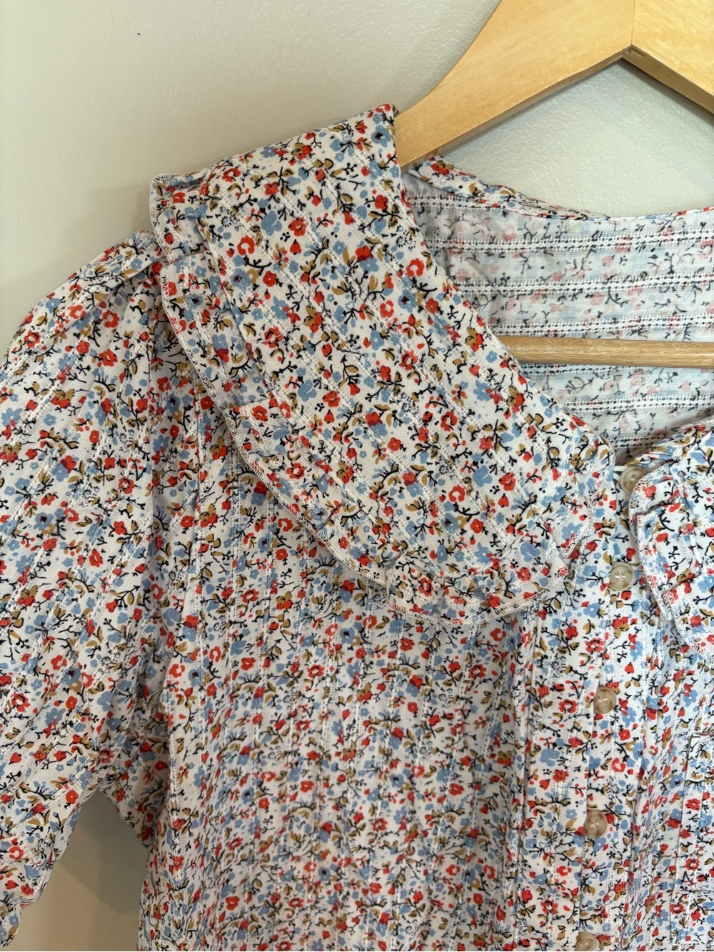 Women’s Floral Peter Pan Collar Top - White with Red & Blue Flowers - Picture 3 of 4